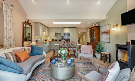 3 Bed in Durweston 1