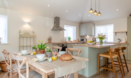 2 Bed in Honington 1