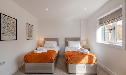 4 Bed in Alderford 9