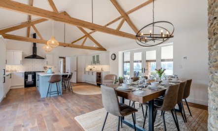 4 Bed in Alderford 2