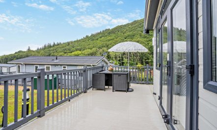 2 Bed in Gilfachrheda 1