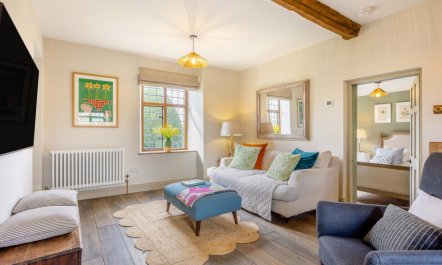 1 Bed in Frampton On Severn 1