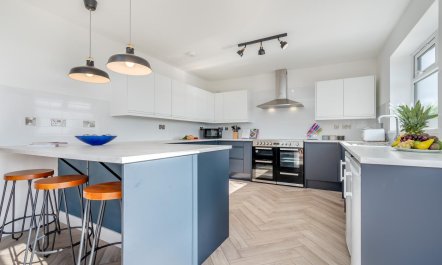 4 Bed in St. Austell 1