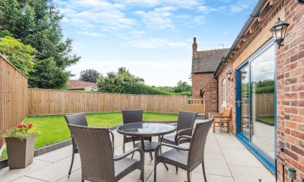 2 Bed in Melbourne 2