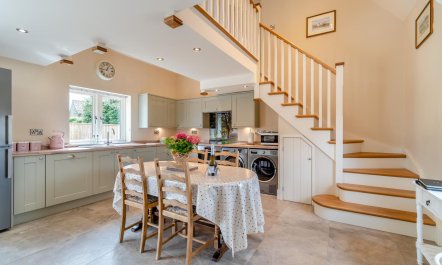 2 Bed in Melbourne 9