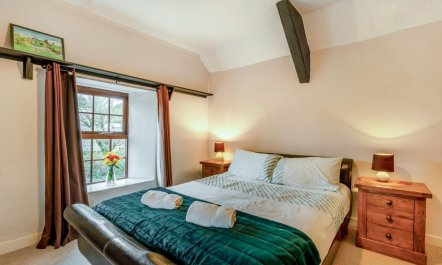 4 Bed in Little Haven 9