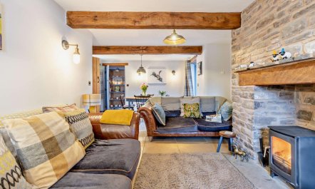 2 Bed in Pentre Bach 5