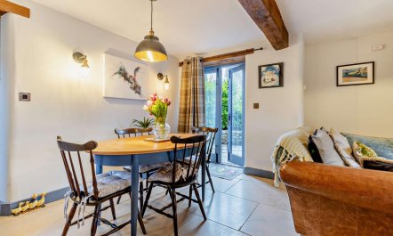 2 Bed in Pentre Bach 9