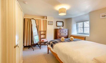 2 Bed in Highcliffe 8