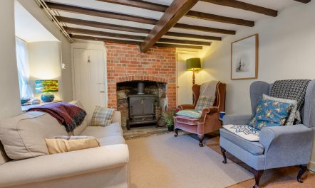 2 Bed in Highcliffe 1