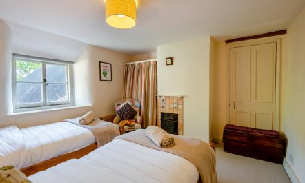 2 Bed in Highcliffe 7