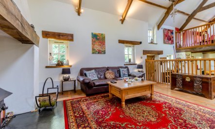 4 Bed in Llwynygroes 8