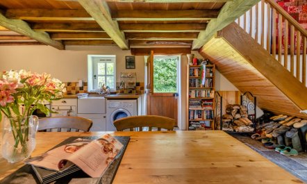 4 Bed in Llwynygroes 5