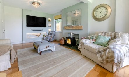 4 Bed in Yarnscombe 4