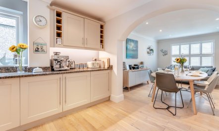 4 Bed in St. Florence 9