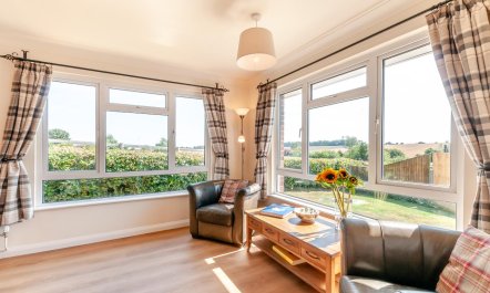 4 Bed in Woolage Green 3