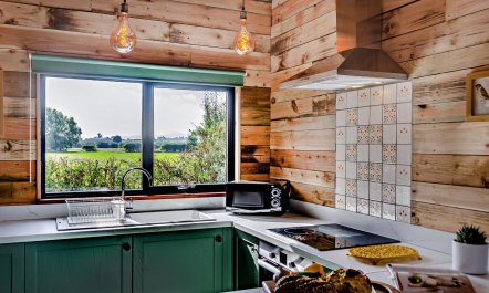 1 Bed in Ashton-under-Hill 9