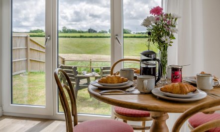 2 Bed in Nomansland 3