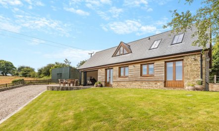 2 Bed in All Stretton 1