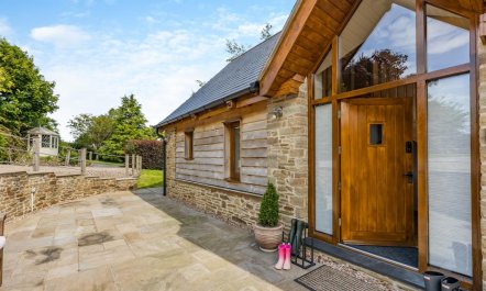 2 Bed in All Stretton 4