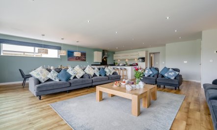 6 Bed in Winnards Perch 7