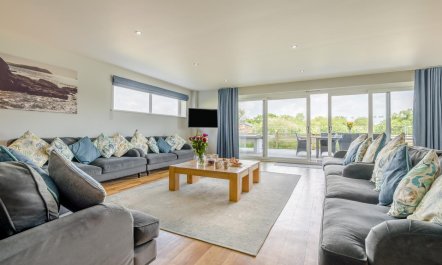 6 Bed in Winnards Perch 6