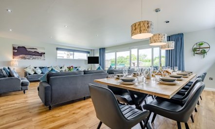 6 Bed in Winnards Perch 8