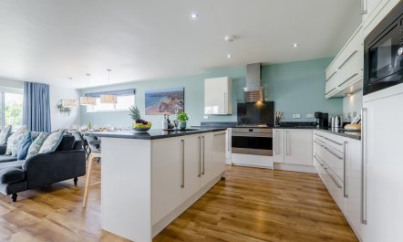 6 Bed in Winnards Perch 3