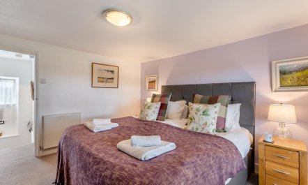 2 Bed in Field Broughton 9