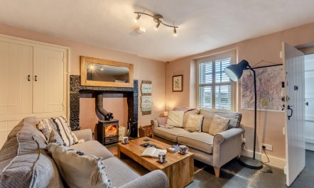 2 Bed in Field Broughton