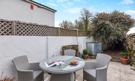 2 Bed in Field Broughton 7