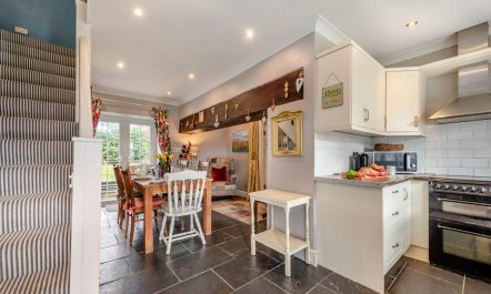 4 Bed in Talgarreg 9