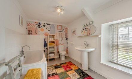 4 Bed in Talgarreg 4