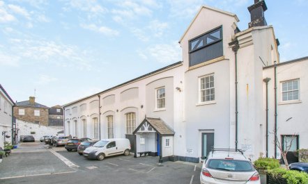 2 Bed in Penzance