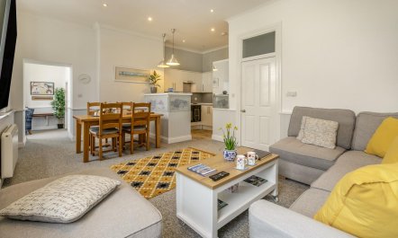 2 Bed in Penzance 3