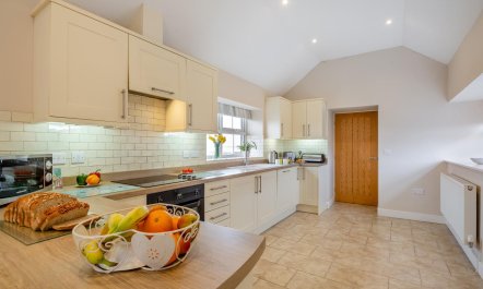 3 Bed in Llanfwrog 9