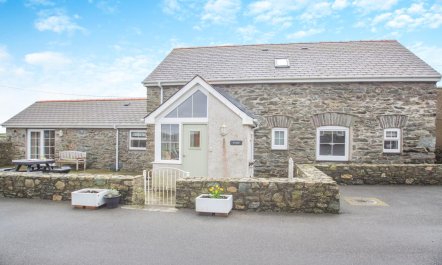3 Bed in Llanfwrog 3