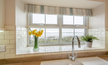 3 Bed in Llanfwrog 2