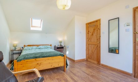 4 Bed in Rhydyclafdy 8