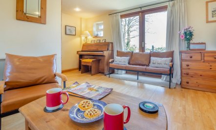 4 Bed in Rhydyclafdy 2