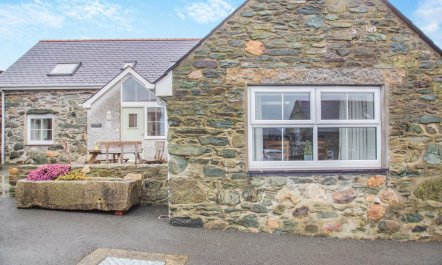 3 Bed in Llanfwrog 6
