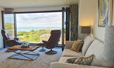 3 Bed in Totland Bay