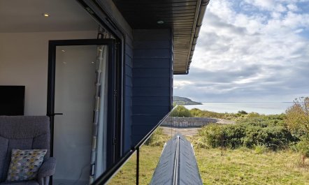 3 Bed in Totland Bay 1