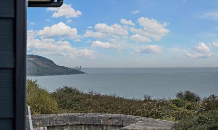 3 Bed in Totland Bay 2