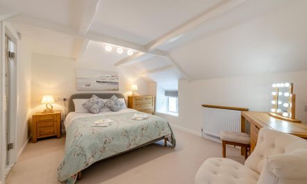 6 Bed in Mynyddygarreg 6