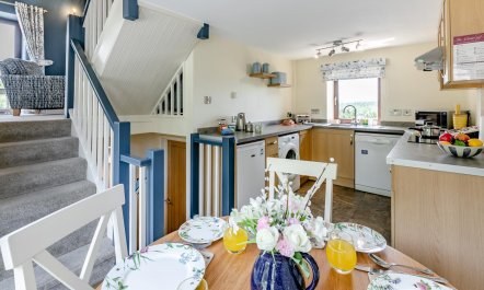 2 Bed in Earl Sterndale 1