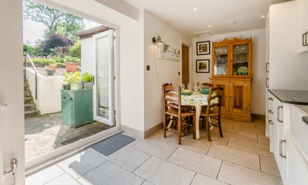 2 Bed in Higher Penponds
