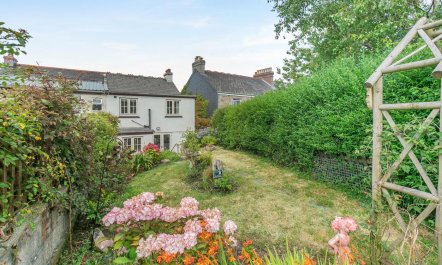 2 Bed in Higher Penponds 2