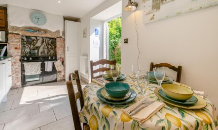 2 Bed in Higher Penponds 8