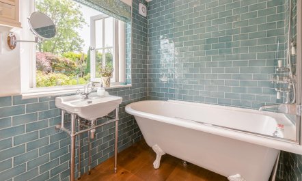 2 Bed in Higher Penponds 3